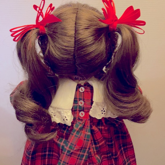 Georgetown Collection doll - Picture 2 of 5